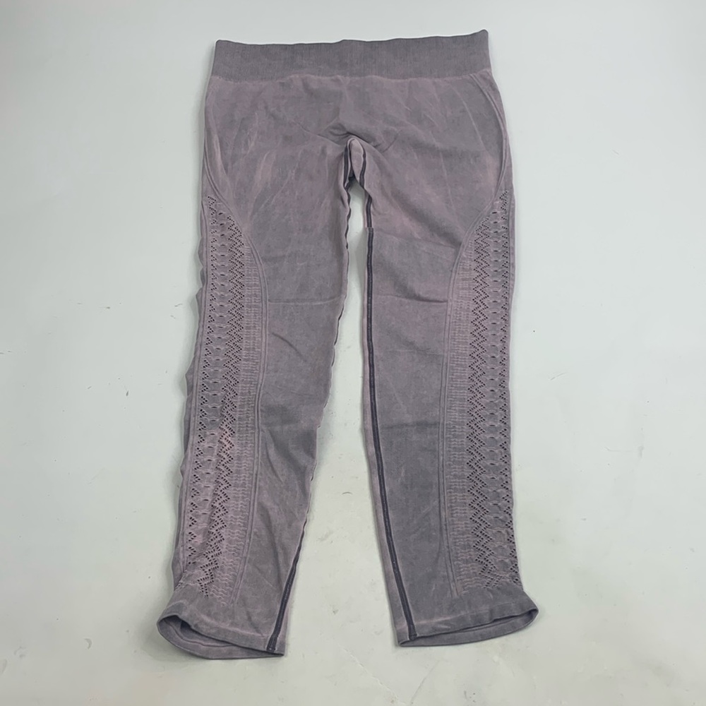 Fabletics Crop Lace Leggings size Large Light purple lavender Stretch Support